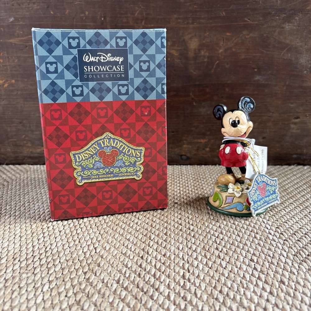 Walt Disney Showcase Jim Shore Enesco Mickey Mouse December Figurine #4033969